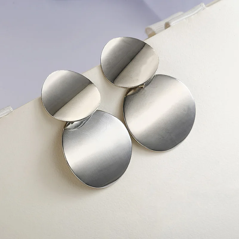 Qingwen геометрические металлические серьги с подвеской золотого и серебряного цвета массивные круглые длинные женские серьги в стиле панк Индивидуальные ювелирные изделия CE05109 - Окраска металла: silver