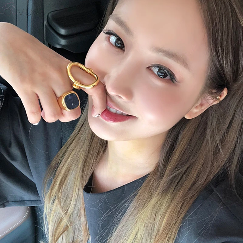 

AOMU Unique Design Gold Color Metal Twisted Hollow Out Oval Rings for Women Girl Midi Knuckle Ring Party Daily Wear