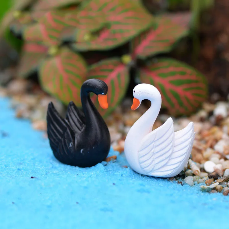 2 Pcs Cute Mini Pink Bird Fairy Garden Figurines Miniature Resin Crafts Ornament Gnomes Micro Landscape Home Decoration
