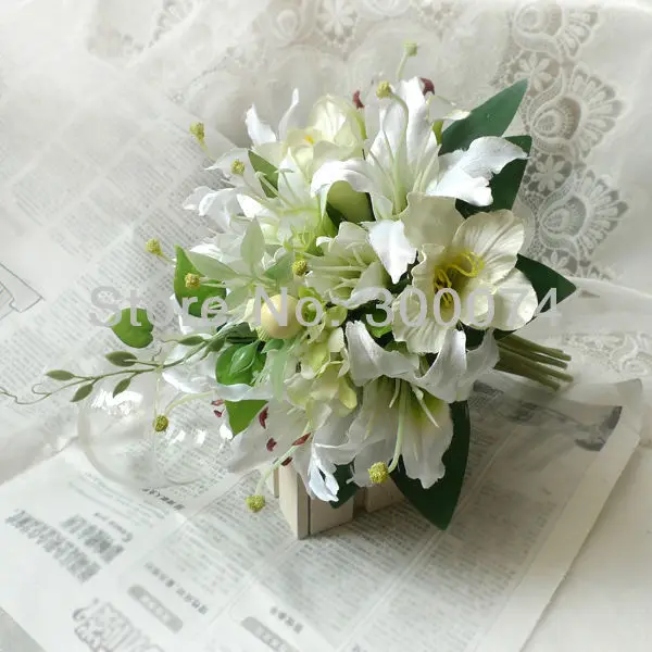 Artificielle Blanche Fleur De Lys Bouquet En Simulation