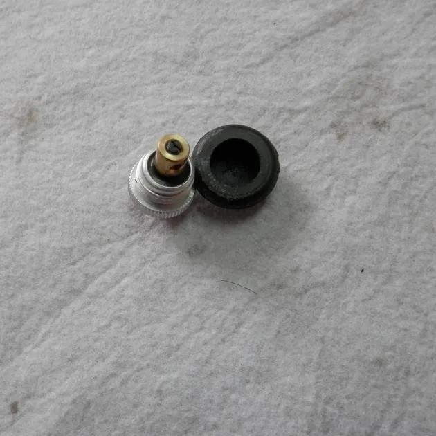 STOP SWITH WITH RUBBER HOOD WACKER BS600 4