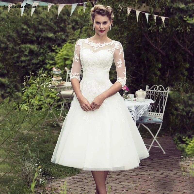 

Vintage 50's Style Short Lace Wedding Dresses Half Sleeves Tulle Lace Applique Tea Length Bridal Wedding Gowns With Buttons Coun
