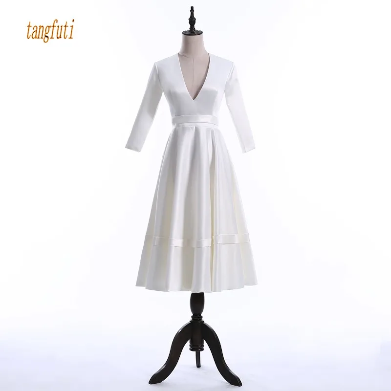 

Simple Mother Of Bride Dress With Long Sleeve V Neck A Line Tea Length Women Party Gowns