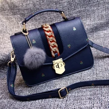 Freies verschiffen, 2017 neue frau handtaschen, trend freizeit umhängetasche, einfache Koreanische version frauen tasche, haar ball ornamente klappe.