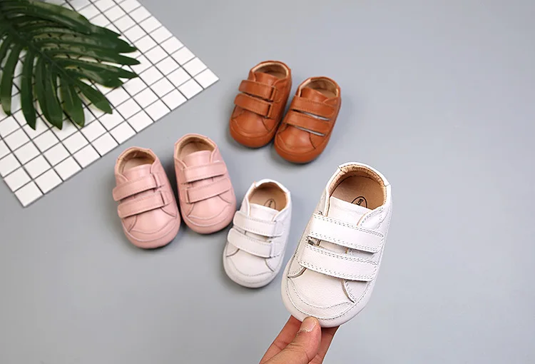 Bebê da Criança Sapatos de Cor Escorregadio das Crianças Couro Genuíno Novo Pura Cabeça Redonda Pasta Mágica Borracha Macio Sapatos Casuais 3 High Quality Mamãe e Bebê