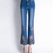 Весенне-осенние Стрейчевые тонкие расклешенные джинсы с вышитыми цветами длиной до щиколотки женские
