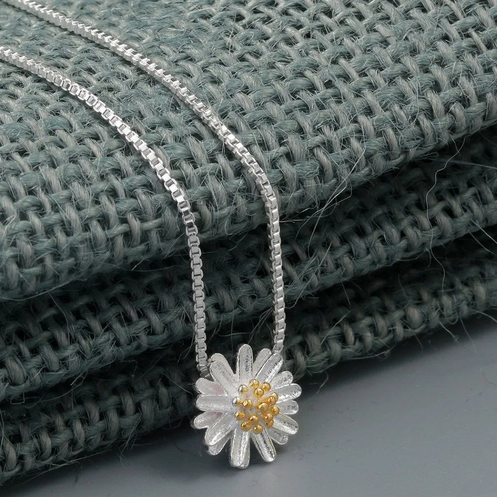 handmade flowers necklace