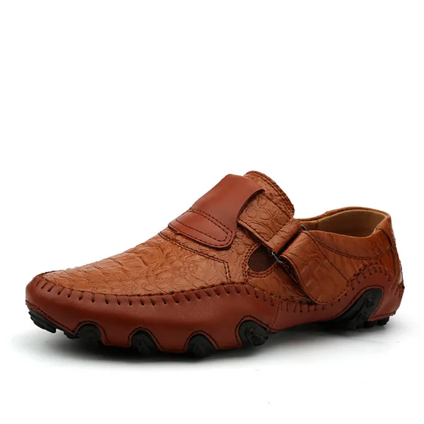 Мужские кожаные туфли ручной работы; повседневные Роскошные Брендовые мужские лоферы; модная дышащая обувь для вождения; Мокасины без застежки - Цвет: Brown