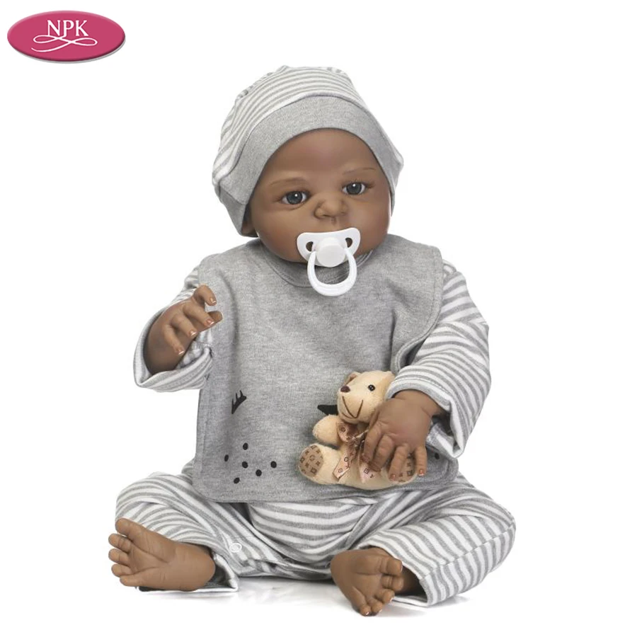 

NPK 57CM Full Body Silicone Black Boy Reborn Baby Doll + Stuffed Toy Soft Bear Children Bathe Playmate Toys Lifelike Bebe Menino