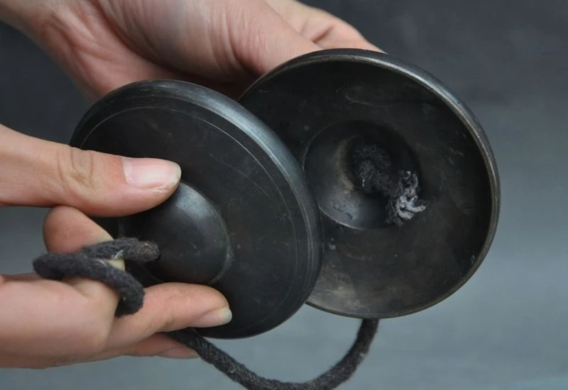 

Collect Rare old Chinese Folk Bronze Classical Percussion Musical Small cymbals