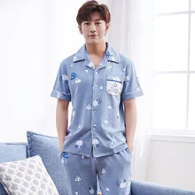 Новейший Летний хлопок мультфильм мужская пижама Короткие топы+ длинные брюки пижамы Turn-Down воротник кардиган, большие размеры Мужская одежда для сна