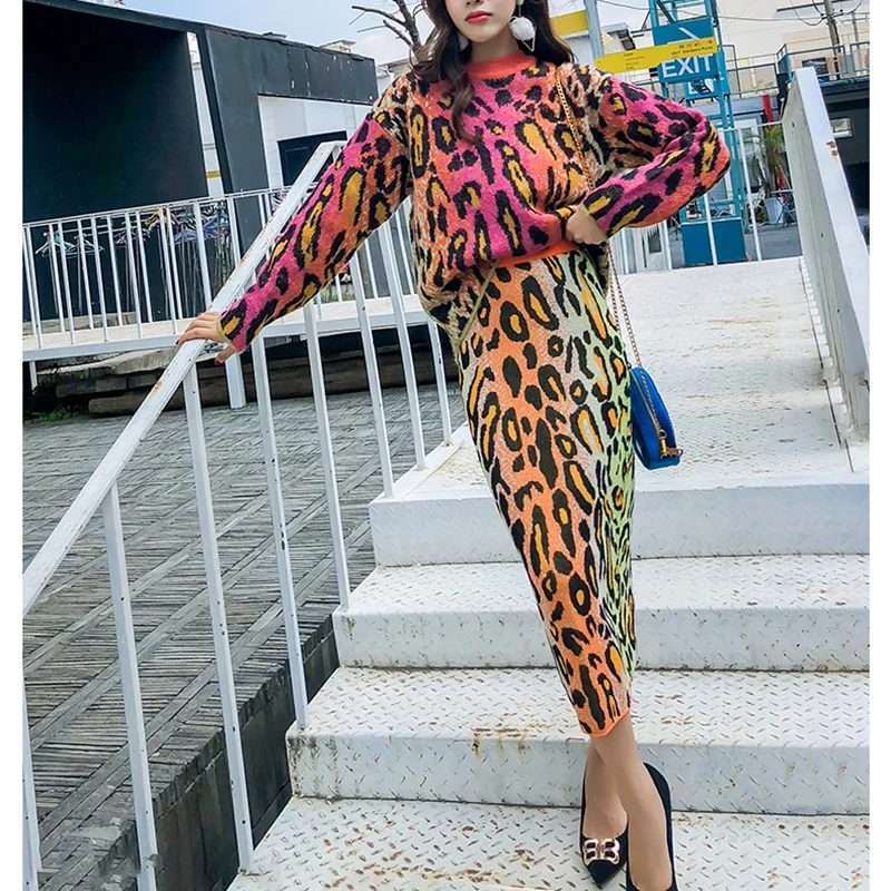 

Womens 2 Piece Sets 2018 Loose Colors Leopard Jacquard Knit Sweater + Midi Pencil Skirt Suit Lady Two-Piece Dress Knit Skirt Set