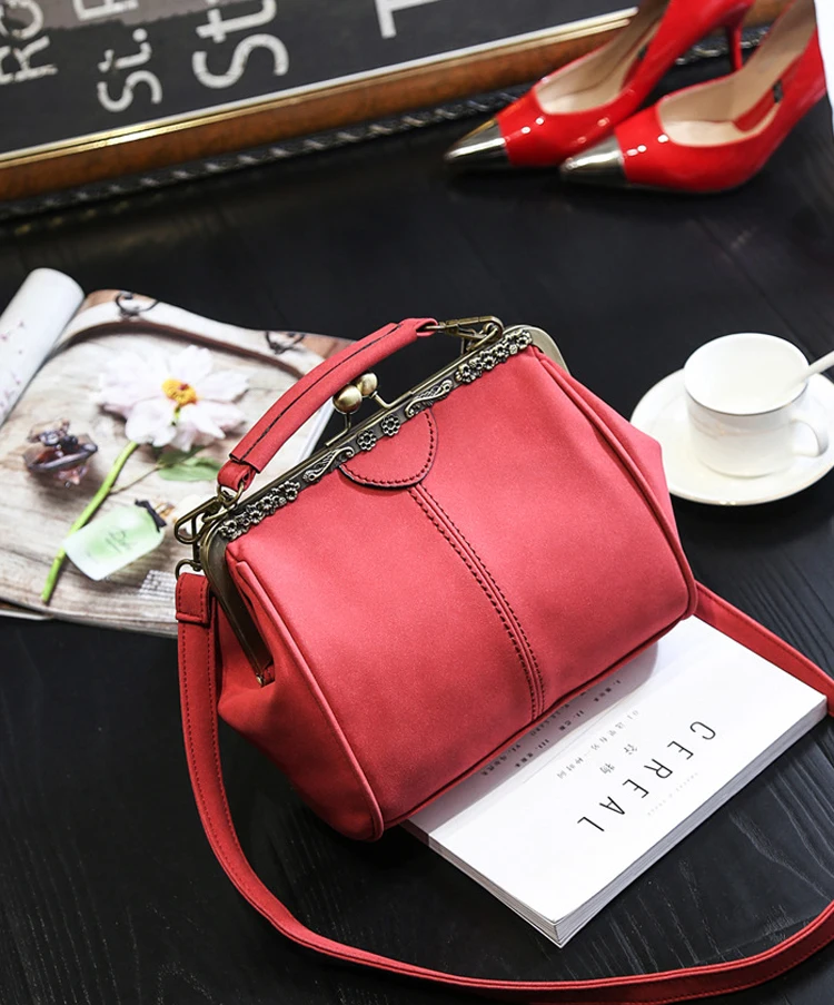 Women Shabby Chic  Shoulder Bag Lady Handmade Vintage Retro Chic Victorian Style Wedding Kiss Lock Handbag Bag (38)