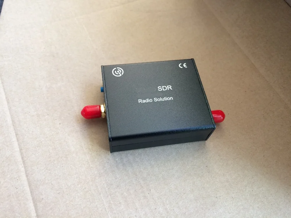 Широкодиапазонный радиоприемник 12bit ADC 24 1700 МГц VHF/UHF/SHF TCXO 2PPM SDR Radio HDSDR GQRX и GNU радио