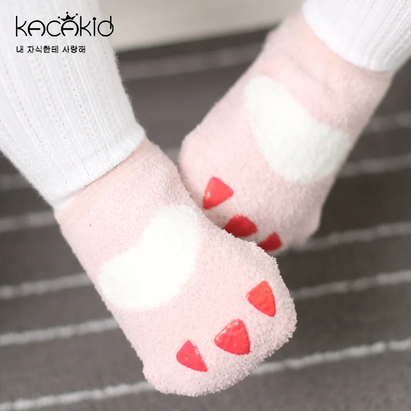 

Kacakid Bear Paw Cute Warm Anti-slip Coral Velvet Baby Boys Girls Cute Toddler Asymmetry Anti-slip Socks For Babies