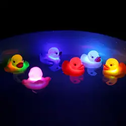 Прекрасный мигающий свет резиновый светильник в виде утки плавающая резиновая утка плавательный Ванна Игрушки для ванной