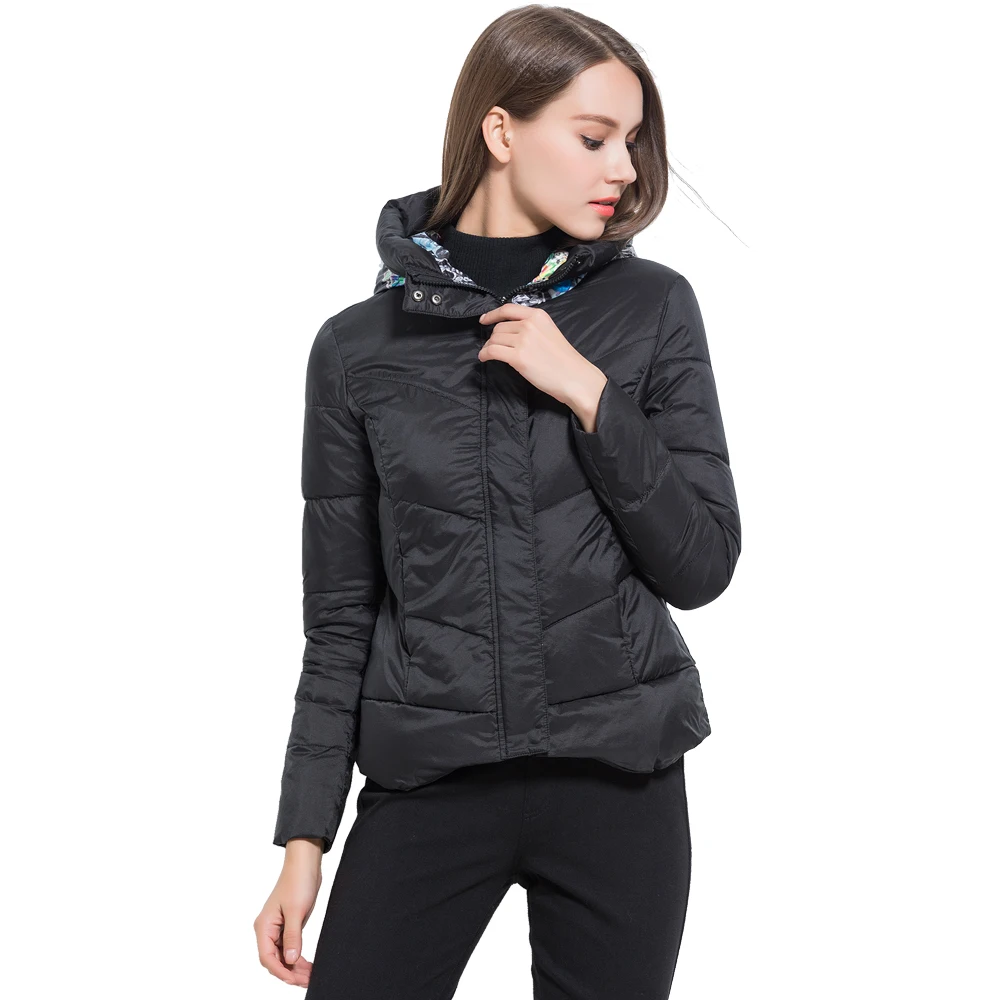 Europe Style high quality 2018 Winter Coat Short Style Women's New Designing Down Jackets Wear a hat Women's clothing