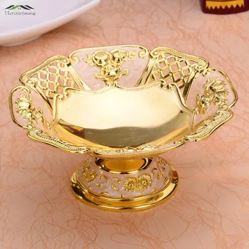 

Shiny Dessert Plates and Fruit Dish With Handle Dessert Plate Sweet Tray Luxury European Plates For Wedding Or Party 17X17X9CM