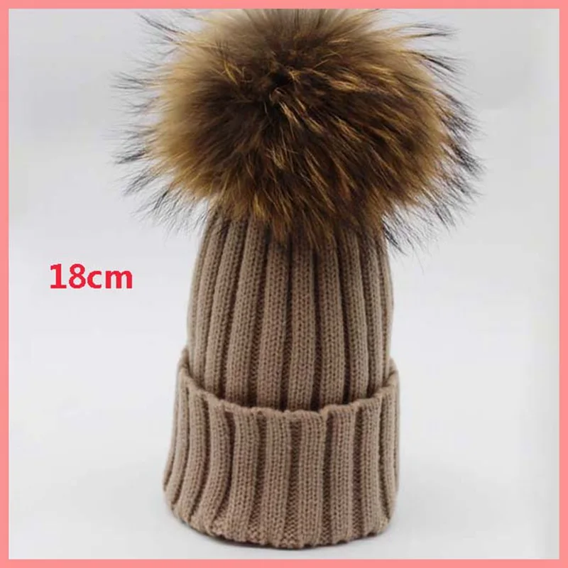 

factory direct sale 18cm super big raccoon fur pom pom knitted hat winter warm women men knitted beanies hat multicolor skullies