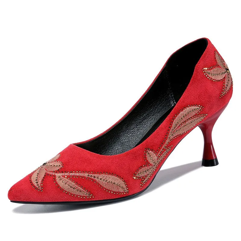 

2019 spring new fashion simple embroidery decorative high heels women Rhinestone decorative high heels.