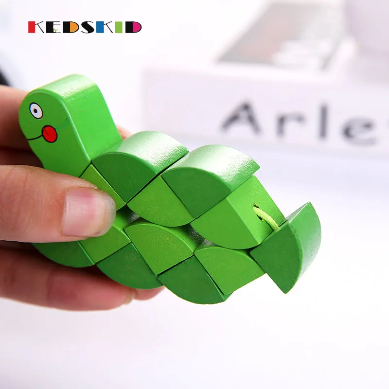 green worm toy