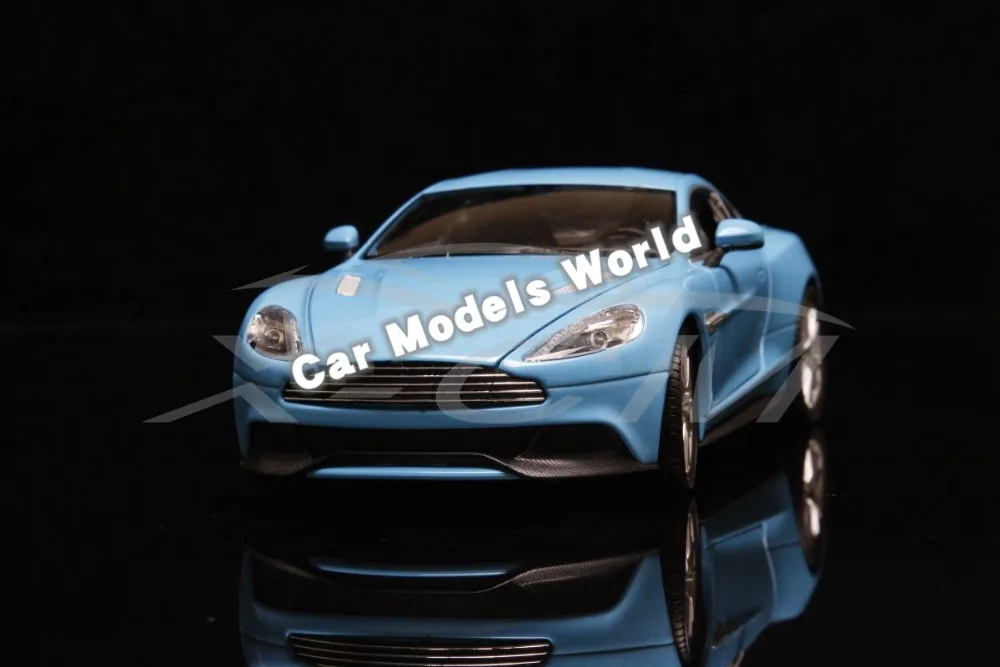 Литая под давлением модель автомобиля Welly FX для Vanquish 1:24 (синий) + маленький