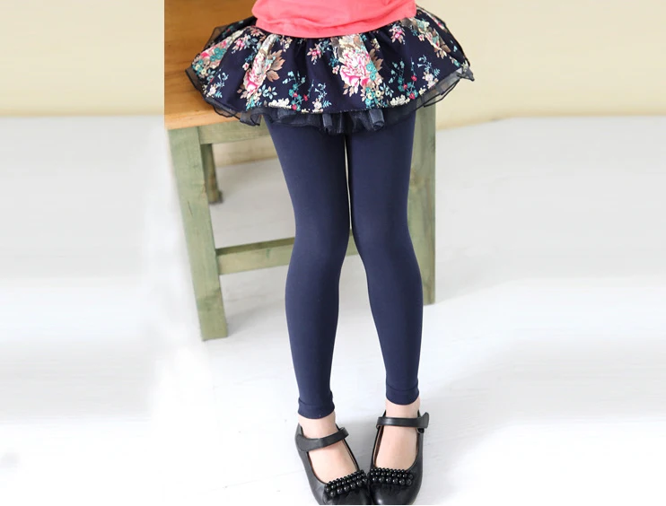 Леггинсы с цветочным узором для девочек юбка-брюки на лето и весну детские кружевные штаны с цветочным рисунком для девочек детские штаны с фальш-вставкой