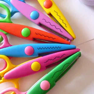 

3 pieces / 1 set of students decorative corrugated lace craft stationery safety scissors DIY children scrapbook handicraft card
