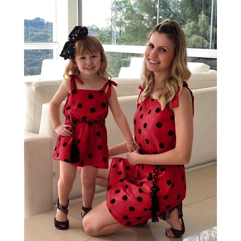 baby and mother dress