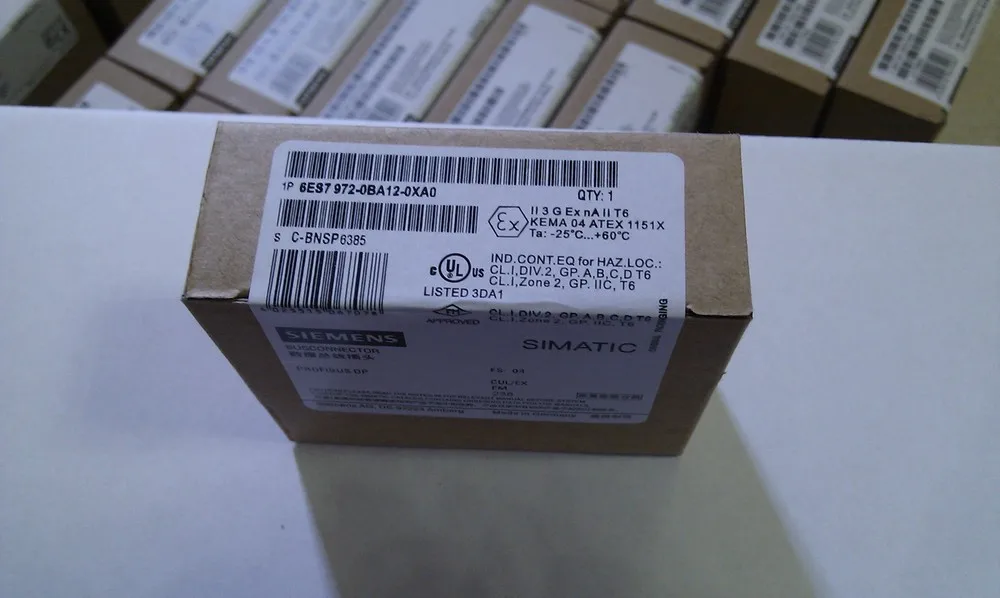 

new in box 6ES7972-0BA12-0XA0 6ES7 972-0BA12-0XA0 SIMATIC s7 The connector