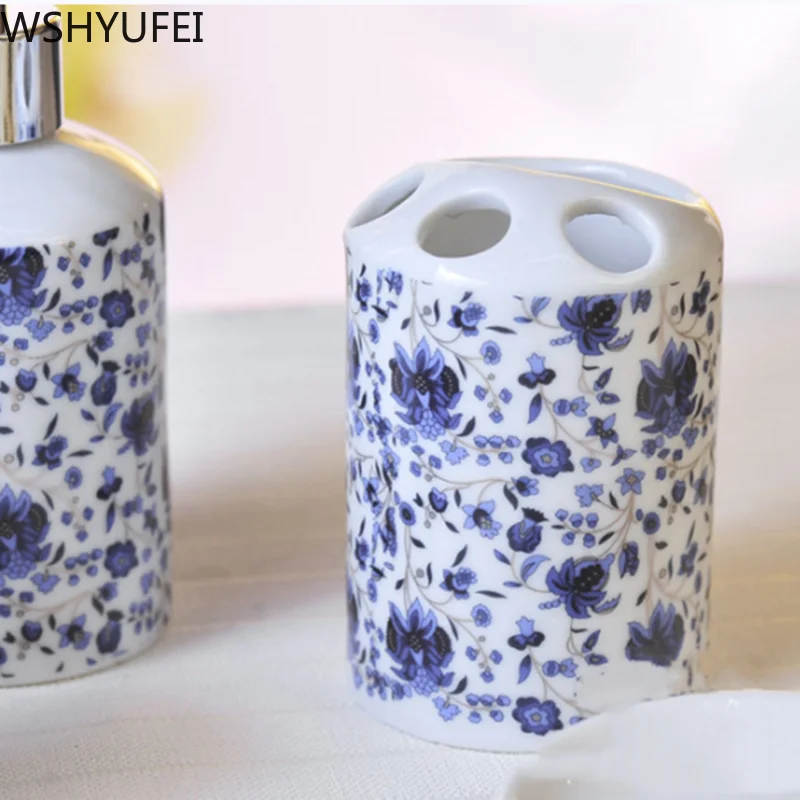 5pcs\lot blue and white porcelain bathroom wash set fashion wild couple couple mugs home decor bathroom toiletries WSHYUFEI