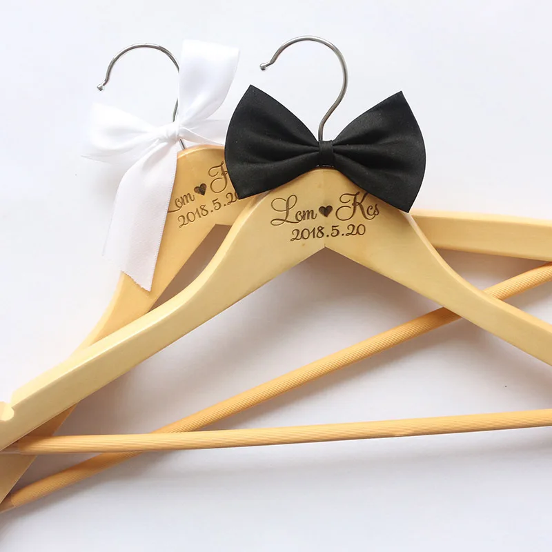 

2pcs Personalized Wedding Hanger Bride and Groom Rustic Wood Bridal Dress Hangers Bridesmaid Gifts Custom Name & Date