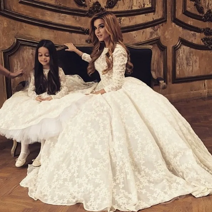 

Vestido De Noiva High Quality Vintage Lace Muslim Robe De Mariee 2019 Custom Made O-Neck Long Sleeve Ball Gown Wedding Dress