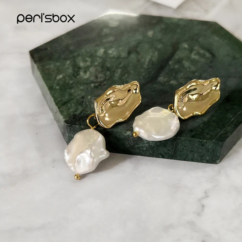 Женские серьги подвески Peri'sbox большие с пресноводным жемчугом золотистые
