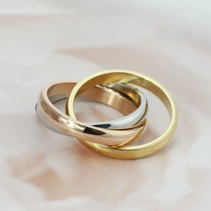 Обручальные кольца 3d. Обручальные кольца из 3 видов золота. Кольцо геометрия. Макет обручальных колец. Кольцо картье три кольца.