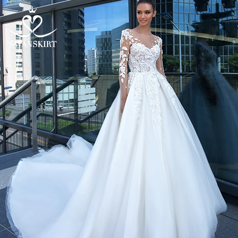 

Swanskirt Elegant Appliques Long Sleeve Wedding Dress 2019 Luxury Scoop Neck A-Line Princess Bride Gown Vestido de Noiva F118