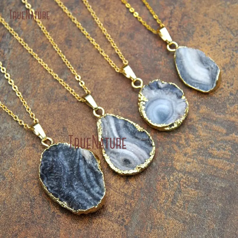 

Wholesale Solar Agates Random Shape Charm Gold Finish Simple Design Link Chains Agates Pendant Necklace In 18 inch NM11135
