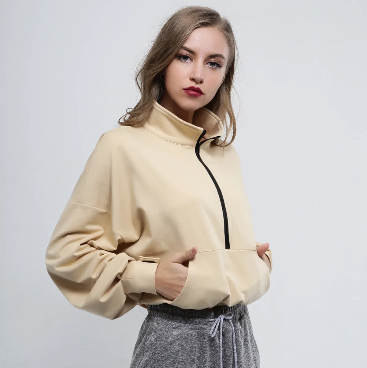 Mr.nut fashion street shoot solid color pocket zipper high collar casual hoodie blouse Mr.nut fashion street shoot solid color pocket zipper high collar casual hoodie blouse