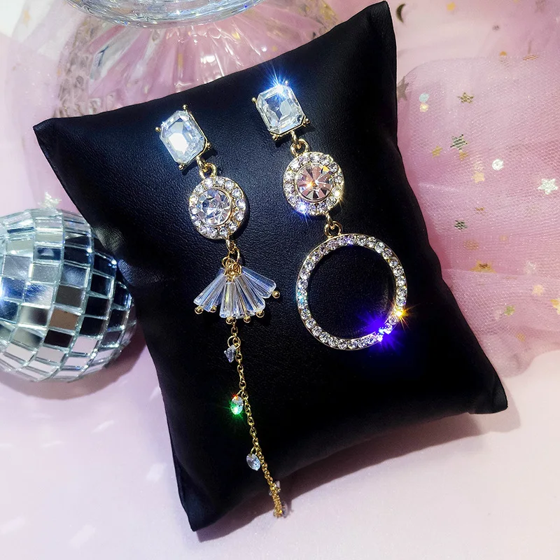 

8Seasons New Fashion Women Asymmetric Dangle Earrings Purple/White Crystal For Wedding Party Rhinestone Round Sweet Earrings