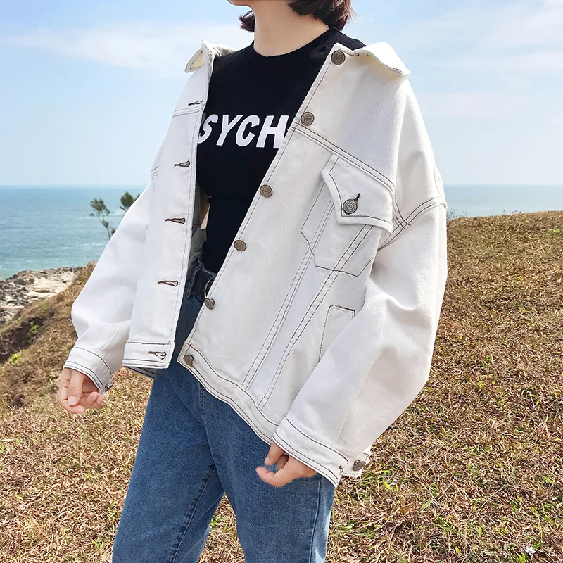 

2018 spring new white denim jacket female fashion casual wild solid color denim jacket loose comfortable denim jacket