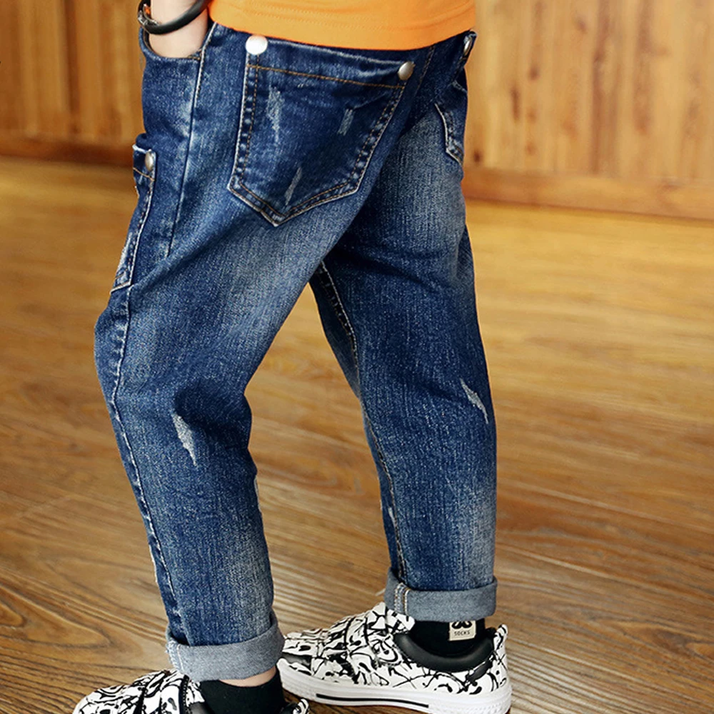 Штаны для мальчиков; детские джинсы; одежда для детей; джинсовые брюки с карманами и пуговицами; сезон весна-осень; коллекция года; дизайнерские узкие джинсы для мальчиков; одежда