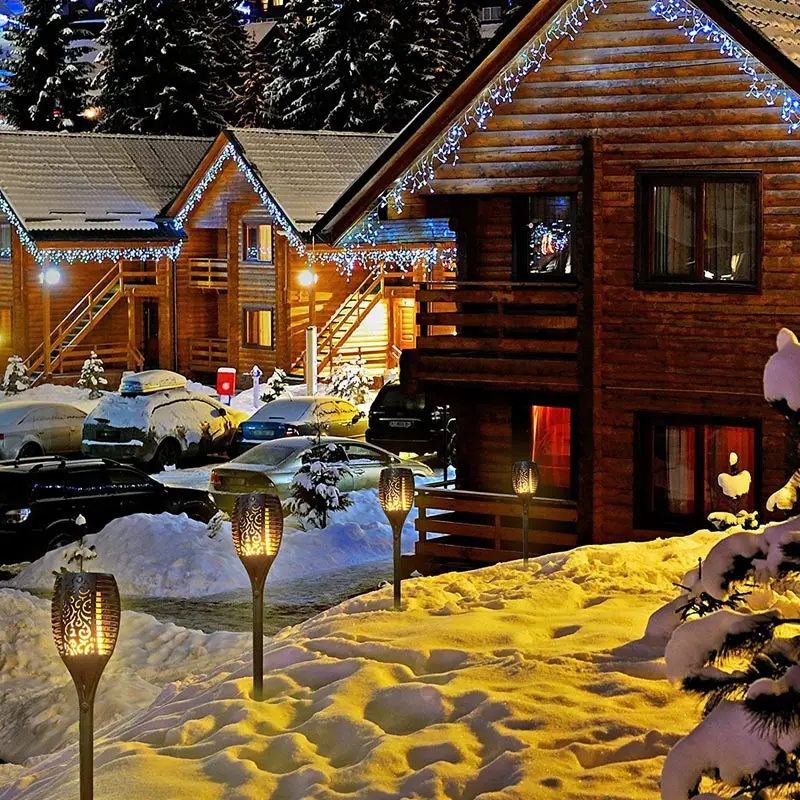 

2 Pcs Solar Power Flickering Flames Torches Lights Outdoor Waterproof Spotlights Landscape Decoration Lamp for Patio Driveway GH