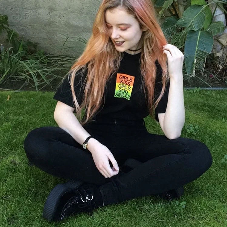 

Harajuku vintage girls kiss girls god smile pattern printed rainbow color cotton oneck short sleeve tee tshirts YQ-642