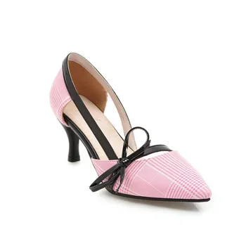 

In spring and summer of 2018 the new fashion pointed with fine grid hollow shoes 1832