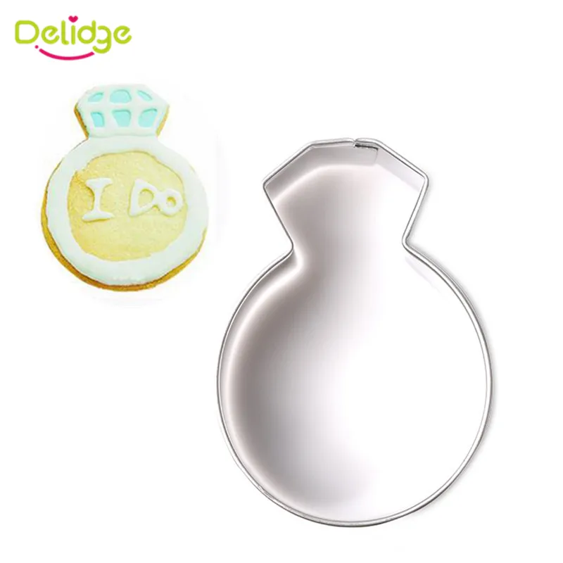 cake ring and cookie cutter set