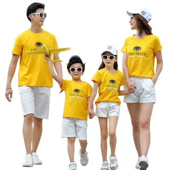 

Summer holiday Family outfits clothes Mother Daughter Father Son cotton Yellow T shirts Shorts 2pcs/Sets Coconut Trees