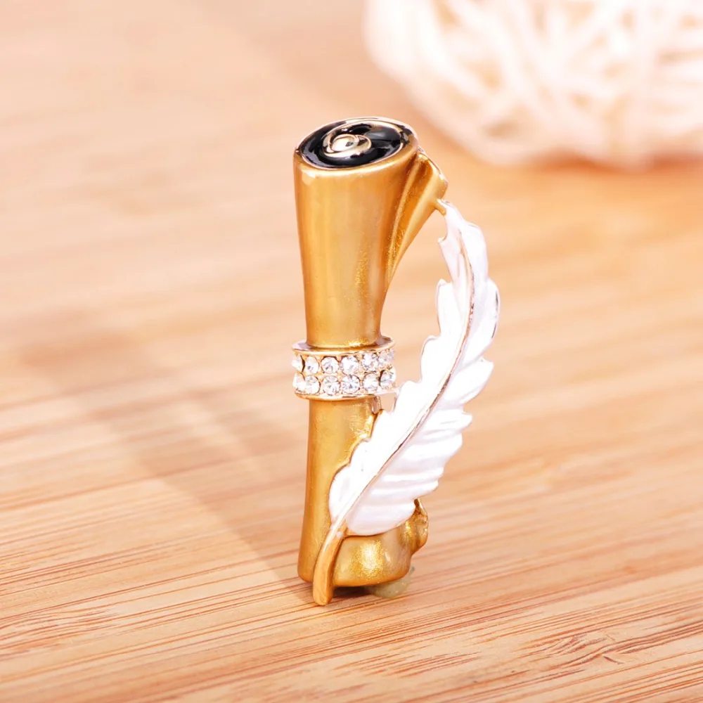 Blucome перо в форме ручки Броши для женщин золотого цвета Кристалл Стразы элегантная книжная бумага Студенческая брошь значок подарок