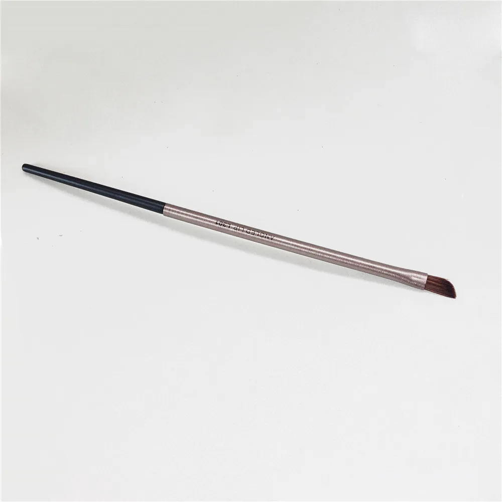 Urban Decay Brush E301 Angled Lip _ 1