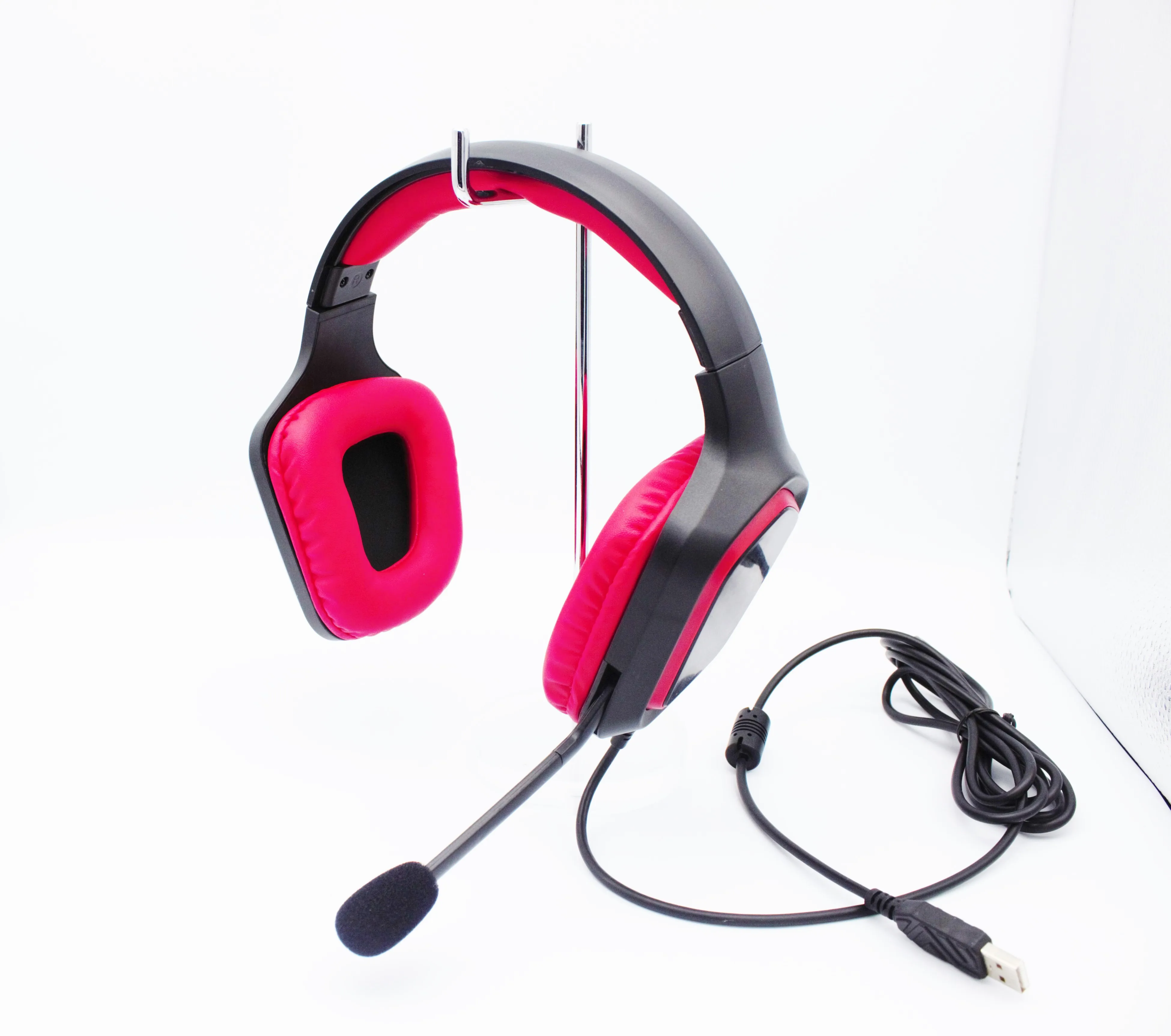 

Surianoka Gaming Headset for PC with USB plug Interface LED and MIC Volume Control Over-ear Headphone without logo