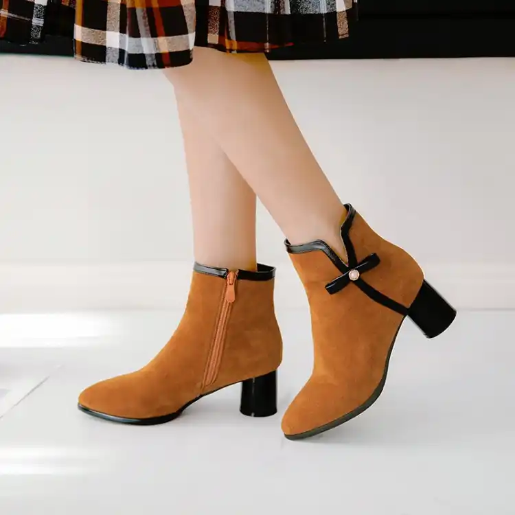 botas curtas de salto grosso